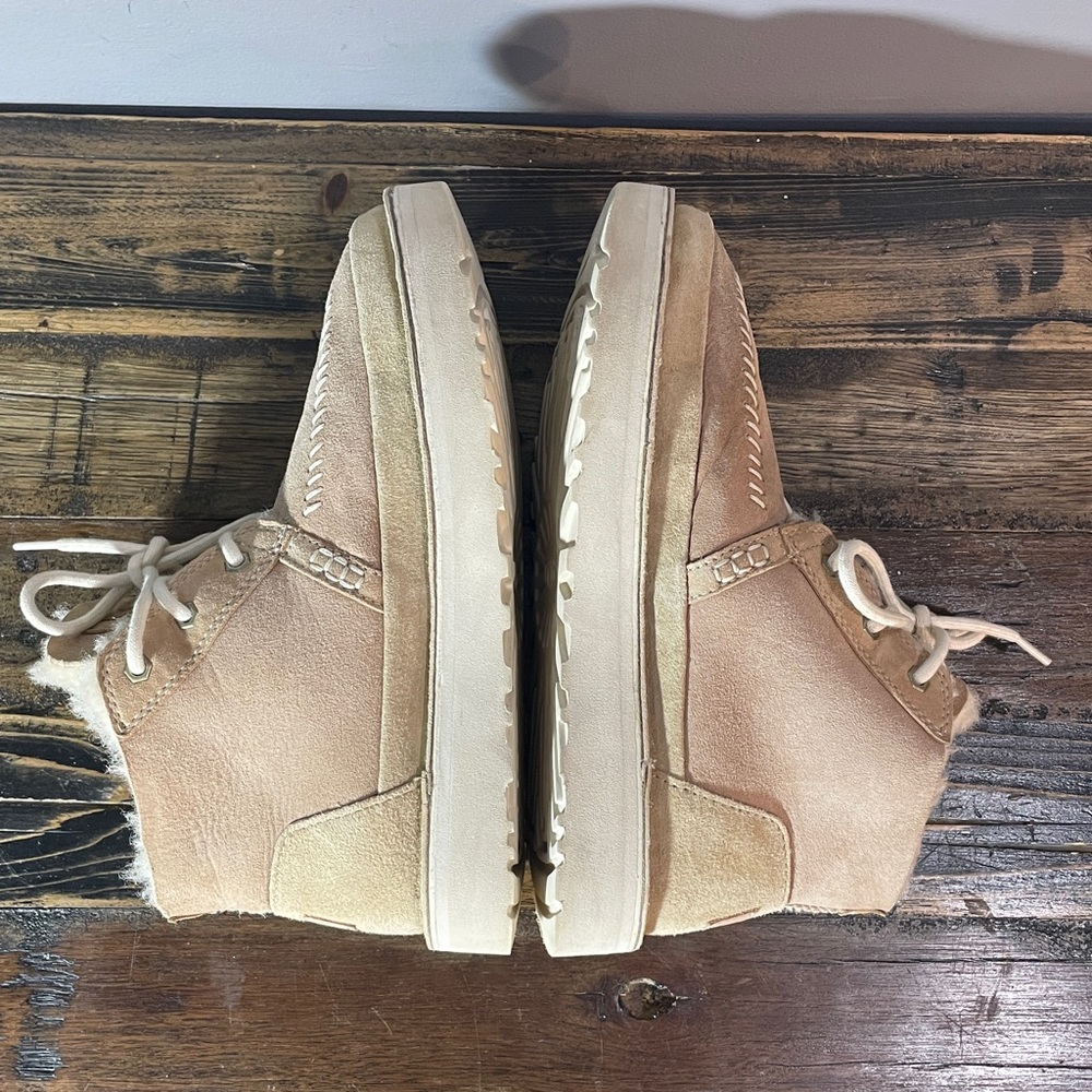 UGG Tan Ankle Boots with Cream Shearling Lining 39.5 like new condition - Picture 7 of 17
